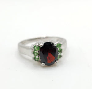 1583: Vintage: 9ct White Gold Red & Demantoid Garnets Cocktail Ring- superb combination