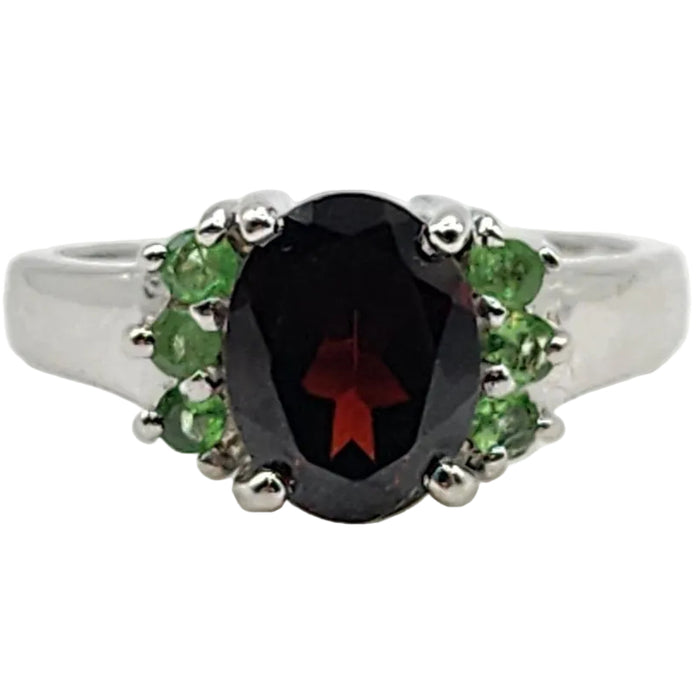 1583: Vintage: 9ct White Gold Red & Demantoid Garnets Cocktail Ring- superb combination