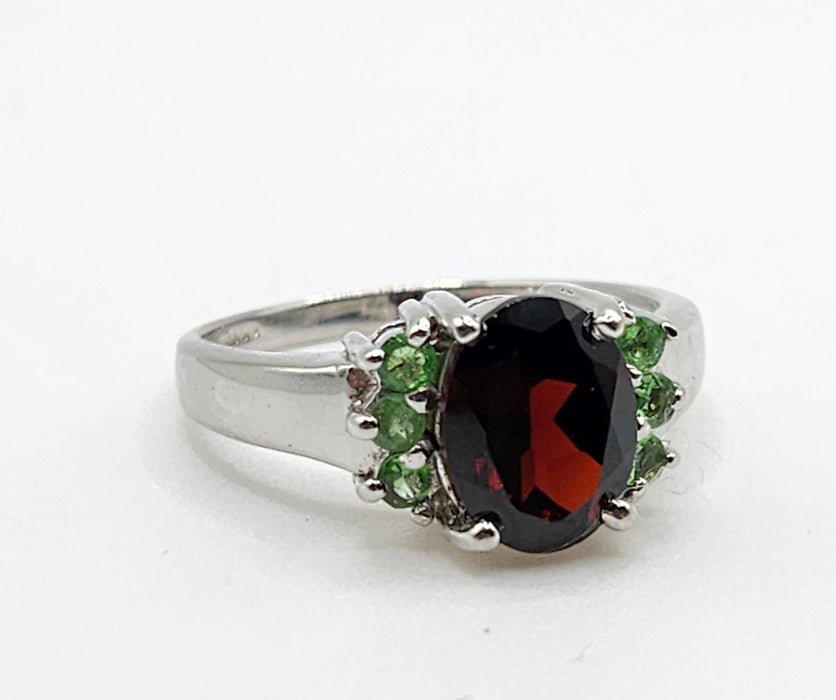 1583: Vintage: 9ct White Gold Red & Demantoid Garnets Cocktail Ring- superb combination