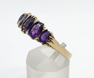 1588: Vintage: 9ct Gold 5 Rich Purple Amethysts Ring- From 1979