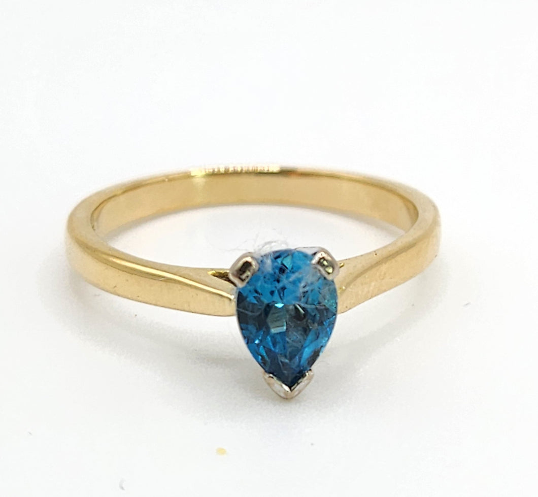 0875: Vintage: 9ct Gold Persian Blue Pear-Cut Topaz Ring- a lovely solitaire