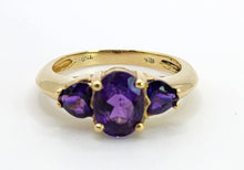Load image into Gallery viewer, 1205: Vintage: 18ct Gold Purple Amethysts Trilogy Ring- Lush
