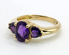 Load image into Gallery viewer, 1205: Vintage: 18ct Gold Purple Amethysts Trilogy Ring- Lush
