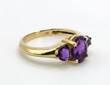 Load image into Gallery viewer, 1205: Vintage: 18ct Gold Purple Amethysts Trilogy Ring- Lush
