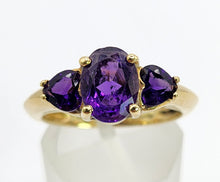 Load image into Gallery viewer, 1205: Vintage: 18ct Gold Purple Amethysts Trilogy Ring- Lush
