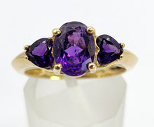 Load image into Gallery viewer, 1205: Vintage: 18ct Gold Purple Amethysts Trilogy Ring- Lush

