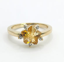 Cargar imagen en el visor de la galería, 1576: Vintage: 14ct Gold Star-Set Yellow Citrines Diamond Dress Ring
