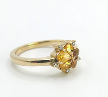 Cargar imagen en el visor de la galería, 1576: Vintage: 14ct Gold Star-Set Yellow Citrines Diamond Dress Ring
