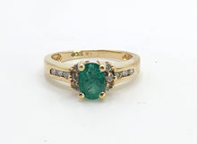Load image into Gallery viewer, 1609: Vintage: 14ct Gold Emerald Diamonds Ring- petite, sparkling and cute
