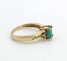 Load image into Gallery viewer, 1609: Vintage: 14ct Gold Emerald Diamonds Ring- petite, sparkling and cute
