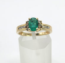 Load image into Gallery viewer, 1609: Vintage: 14ct Gold Emerald Diamonds Ring- petite, sparkling and cute
