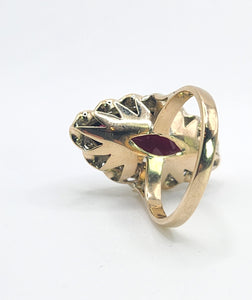 4932: Antique- Victorian 18ct Gold Large Marquise Garnet (5.3ct) Ring- Something special