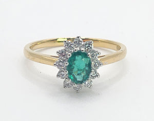 1680: Vintage; 18ct Gold Emerald Diamonds Daisy Flowerhead Ring- delightful