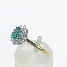 Load image into Gallery viewer, 1680: Vintage; 18ct Gold Emerald Diamonds Daisy Flowerhead Ring- delightful
