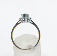 Load image into Gallery viewer, 1680: Vintage; 18ct Gold Emerald Diamonds Daisy Flowerhead Ring- delightful
