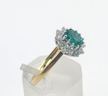 Load image into Gallery viewer, 1680: Vintage; 18ct Gold Emerald Diamonds Daisy Flowerhead Ring- delightful
