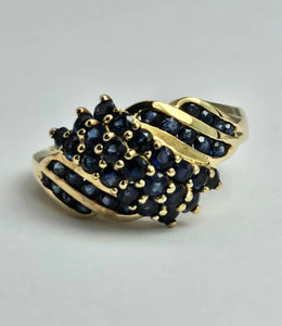 1746: Vintage: 9ct Gold 39 Blue Sapphires Statement Cocktail Ring- total eye catcher