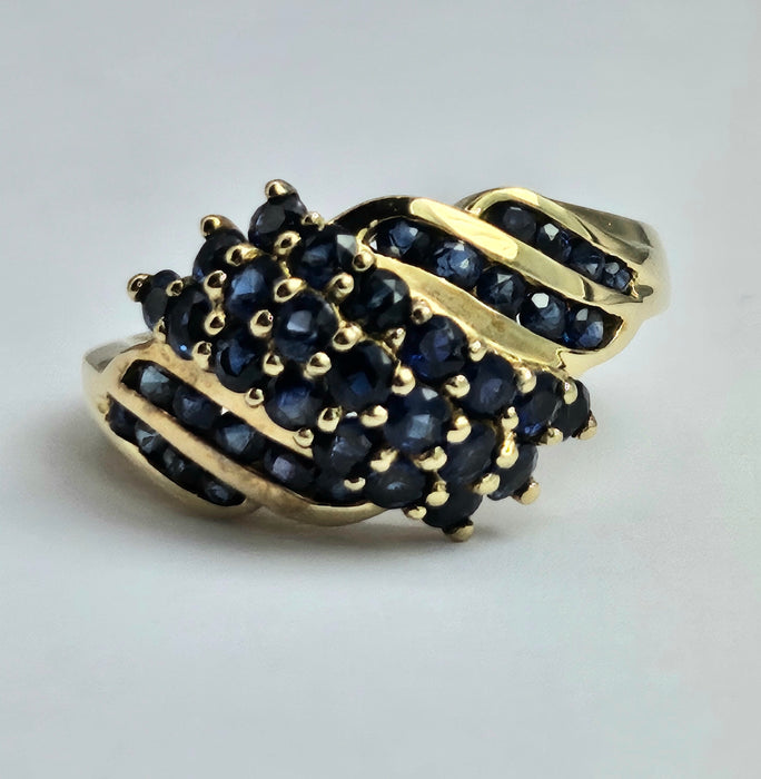 Vintage: 9ct Yellow Gold Blue Sapphire Cocktail Ring