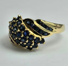 Cargar imagen en el visor de la galería, 1746: Vintage: 9ct Gold 39 Blue Sapphires Statement Cocktail Ring- total eye catcher
