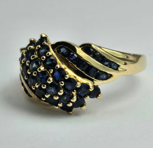 1746: Vintage: 9ct Gold 39 Blue Sapphires Statement Cocktail Ring- total eye catcher