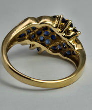 Cargar imagen en el visor de la galería, 1746: Vintage: 9ct Gold 39 Blue Sapphires Statement Cocktail Ring- total eye catcher
