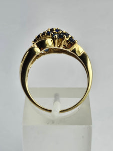 1746: Vintage: 9ct Gold 39 Blue Sapphires Statement Cocktail Ring- total eye catcher