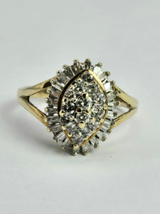 1751: Vintage: 9ct Gold 38 Diamonds (Baguette &  Round Cut) - natural, sparkling beauty