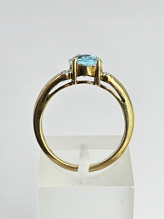Vintage: 9ct Yellow Gold Swiss Blue Topaz & Diamond Cocktail Ring
