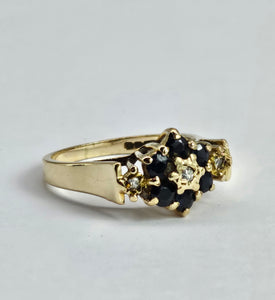 1377: Vintage: 9ct Gold Blue Sapphires Diamonds Flowerhead Ring- From 1975