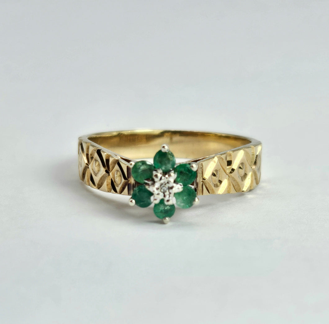 1379: Vintage: 9ct Gold Emeralds Diamond Daisy Flower Ring- From 1978