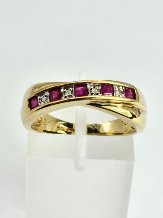 Vintage: 9ct Gold Ruby & Diamond Crossover Dress Ring
