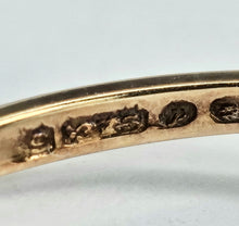 Cargar imagen en el visor de la galería, 1505: Vintage: 9ct Gold Petite Turquoise Daisy Ring - Flower Power- From 1970
