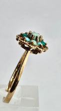 Cargar imagen en el visor de la galería, 1505: Vintage: 9ct Gold Petite Turquoise Daisy Ring - Flower Power- From 1970
