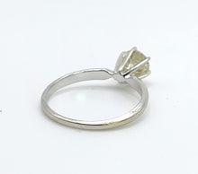 Cargar imagen en el visor de la galería, 1702: Vintage: 14ct White Gold Brilliant Cut Diamond Solitaire; sparkling natural diamond
