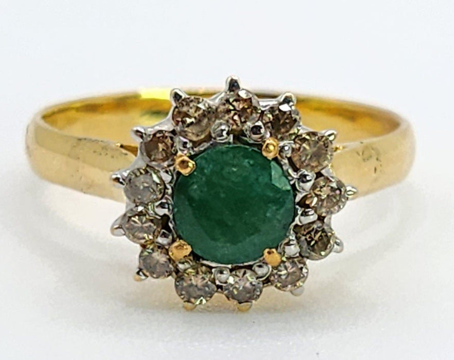 6520 Vintage: 18ct Yellow Gold Emerald & Diamond Round Cluster Ring