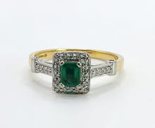 Load image into Gallery viewer, 1723: Vintage: 18ct Gold Emerald 32 Diamonds Dress Ring- elegant eye candy

