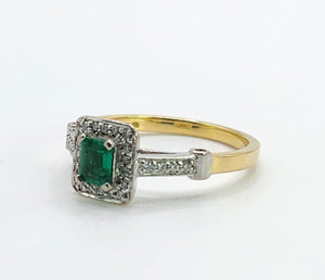 1723: Vintage: 18ct Gold Emerald 32 Diamonds Dress Ring- elegant eye candy