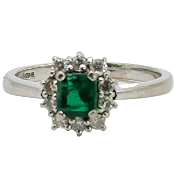Vintage: 18ct White Gold Emerald & Diamond Daisy Cluster Ring