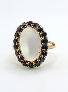 1725: Vintage:18ct Gold Large Moonstone (7ct) 18 Blue Sapphires Cocktail Ring- sensational