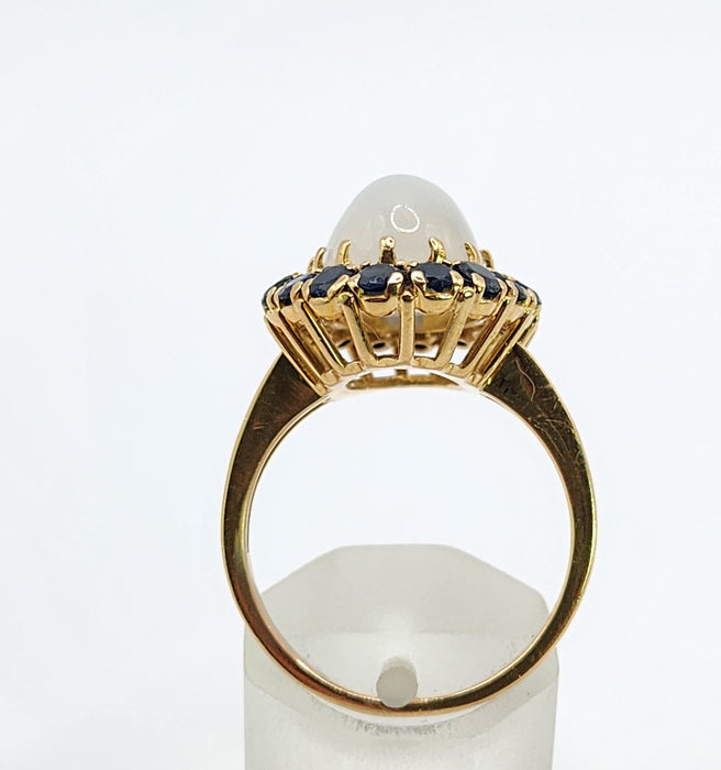 Vintage: 18ct Yellow Gold Moonstone & Blue Sapphire Cocktail Ring