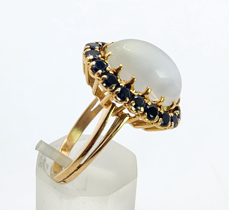 Vintage: 18ct Yellow Gold Moonstone & Blue Sapphire Cocktail Ring