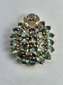 1481: Vintage: 9ct Gold Mint Green Topaz Diamonds Pendant- lovely combination