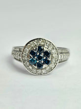 Cargar imagen en el visor de la galería, 1738: Vintage: 9ct White Gold Cornflower Blue Sapphires Diamonds Encrusted Dress Ring
