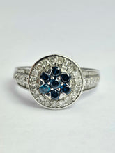 Cargar imagen en el visor de la galería, 1738: Vintage: 9ct White Gold Cornflower Blue Sapphires Diamonds Encrusted Dress Ring
