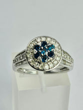 Cargar imagen en el visor de la galería, 1738: Vintage: 9ct White Gold Cornflower Blue Sapphires Diamonds Encrusted Dress Ring
