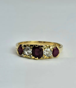 1602: Vintage & Old 18ct Gold Rubies Diamonds Ring