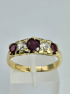 1602: Vintage & Old 18ct Gold Rubies Diamonds Ring
