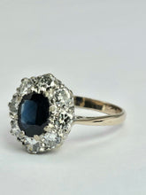 Cargar imagen en el visor de la galería, 1677: Vintage; 18ct White Gold French Blue Sapphire Diamonds (1.2ct) Diana Cluster Ring.
