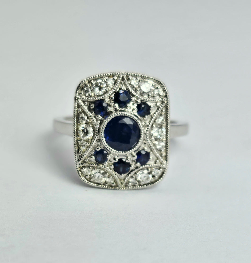 1804: Vintage: 18ct White Gold Blue Sapphires Diamonds Panel Ring- Stylish Art Deco