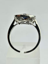 Cargar imagen en el visor de la galería, 1804: Vintage: 18ct White Gold Blue Sapphires Diamonds Panel Ring- Stylish Art Deco
